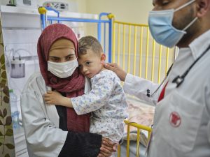 Paziente al Caritas Baby Hospital_Foto Meinrad Schade