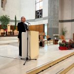 "Una luce per ripensarsi e camminare"