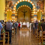 La festa per la chiesa sul monte Recamao